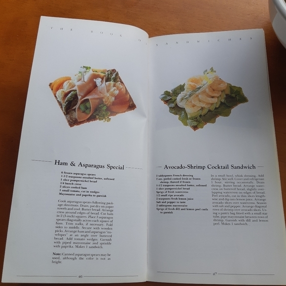Vintage Recipe book - Picture 2 of 2